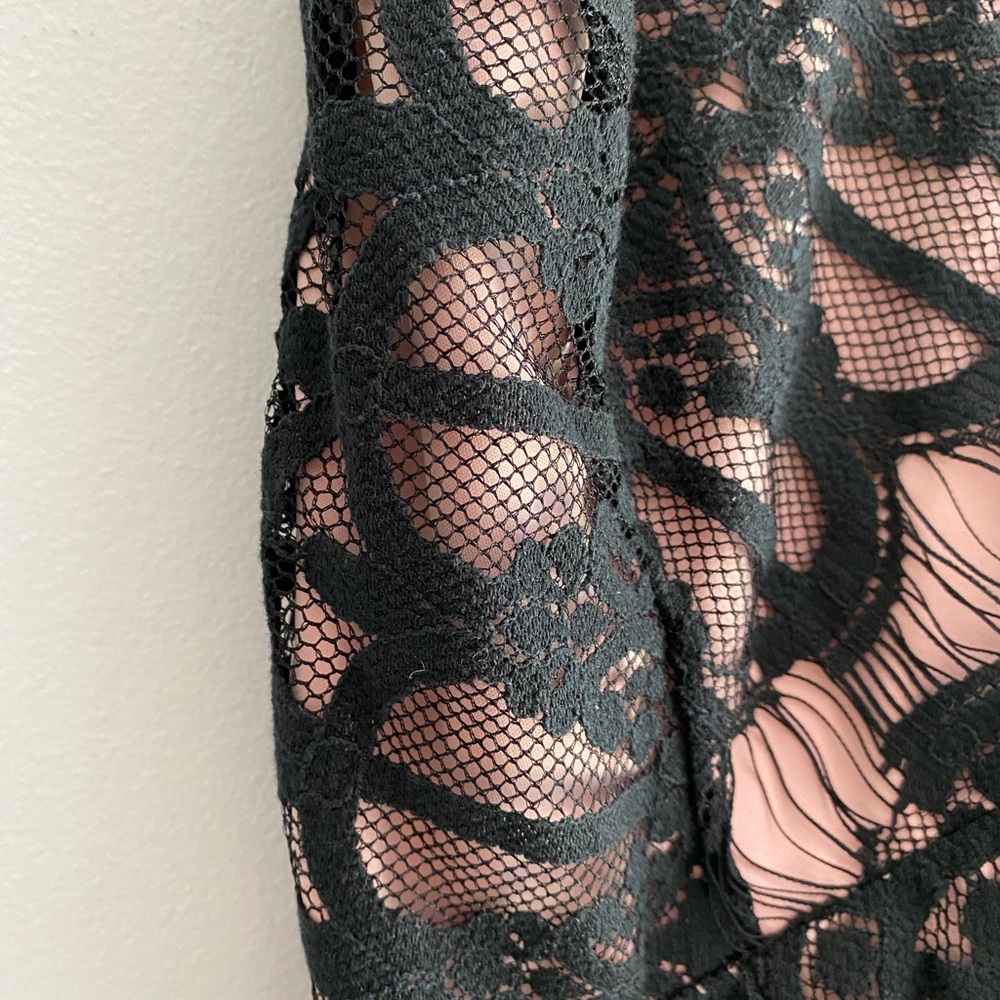 NWT URBAN OUTFITTERS Glamorous black nude illusion lace dress small new with tag - Picture 3 of 8